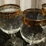 Vintage Needle Etched Gold Encrusted Rimmed Wine Glasses Italy 6" - Image 3