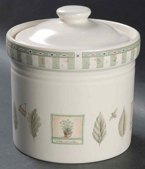 Pfaltzgraff Naturewood small canister