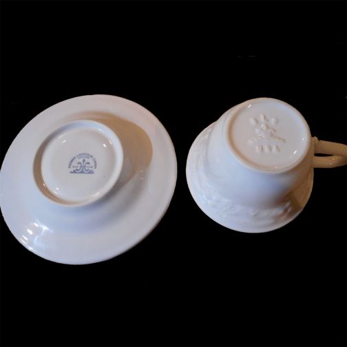 White Grapes & Leaves Embossed Cup & Saucer - Image 3